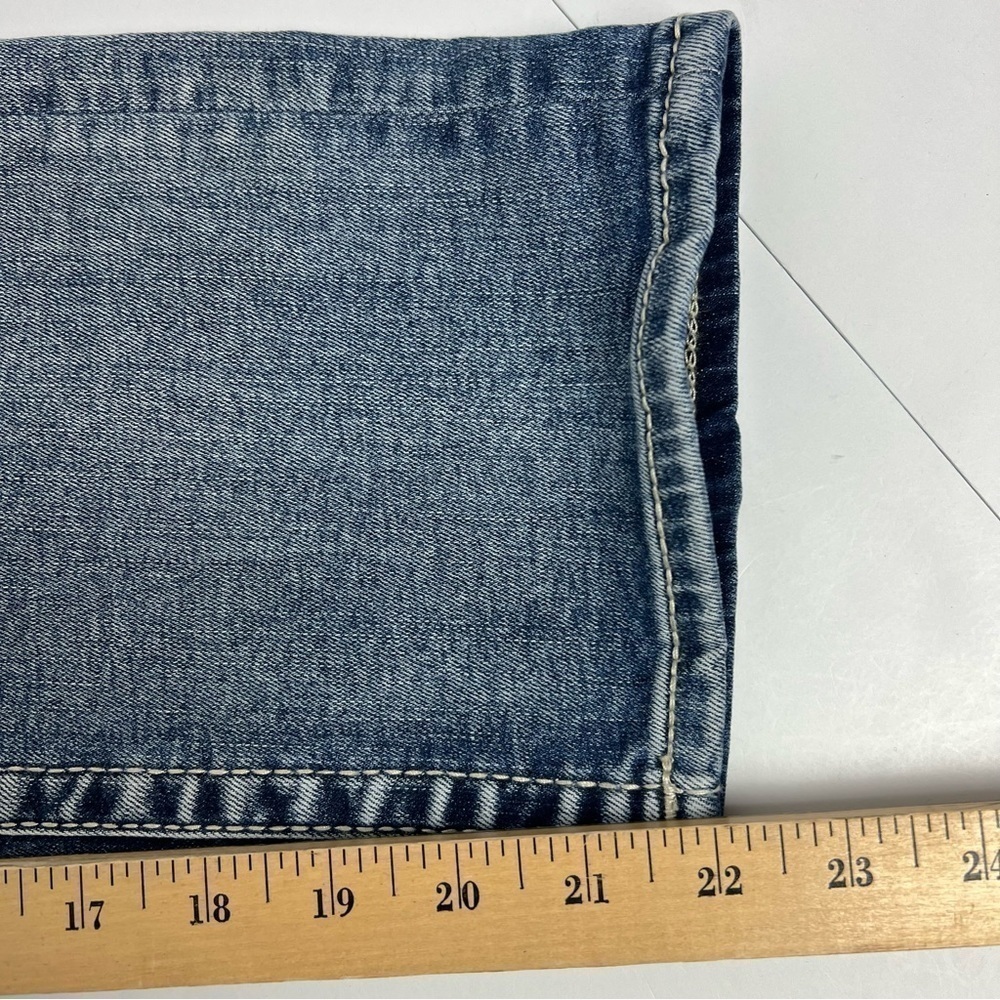 NWT VIGOSS HERITAGE FIT Women’s Blue Jean Capris Sz 4 Distressed Stretch Pockets - Picture 13 of 13